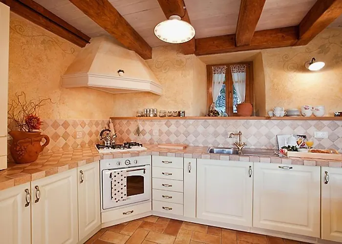 Luxury With A Swimming Pool Trget, Rasa - 7247 Villa