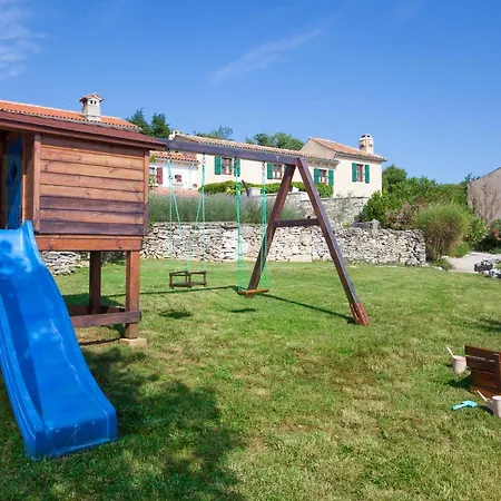 Villa Luxury With A Swimming Pool Trget, Rasa - 7247 *