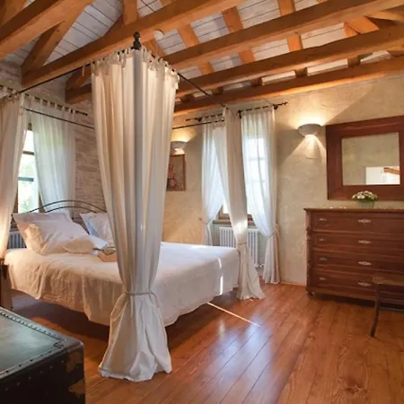Luxury With A Swimming Pool Trget, Rasa - 7247 Villa