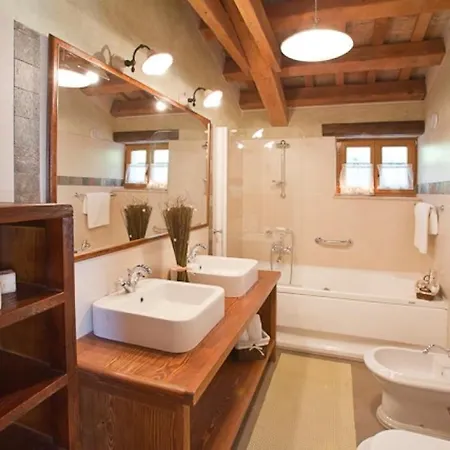 Luxury With A Swimming Pool Trget, Rasa - 7247 Villa Trget