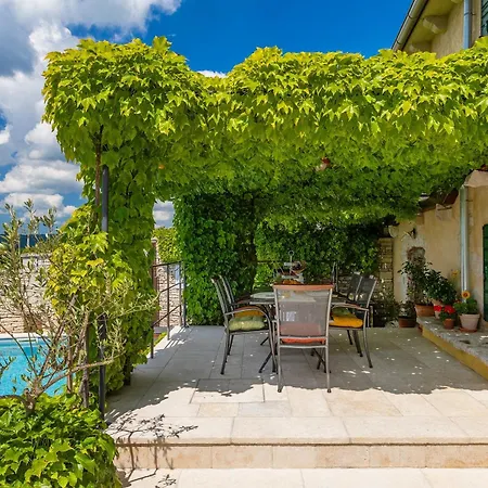 Luxury With A Swimming Pool Trget, Rasa - 7247 Villa *