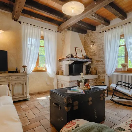 Luxury With A Swimming Pool Trget, Rasa - 7247